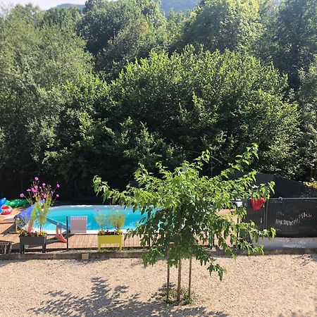 Au Bord De L Eau Bed and Breakfast Surba Buitenkant foto
