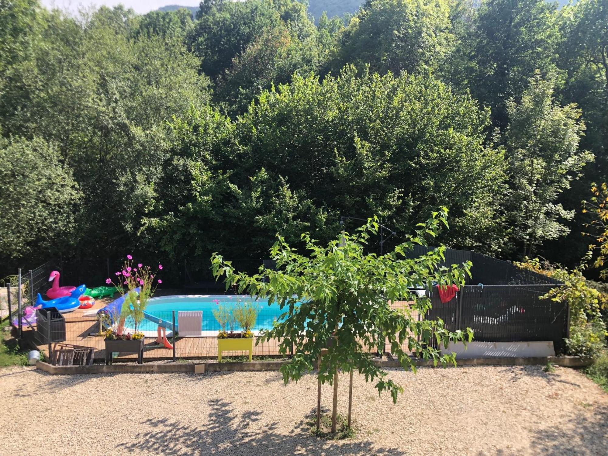 Au Bord De L Eau Bed and Breakfast Surba Buitenkant foto