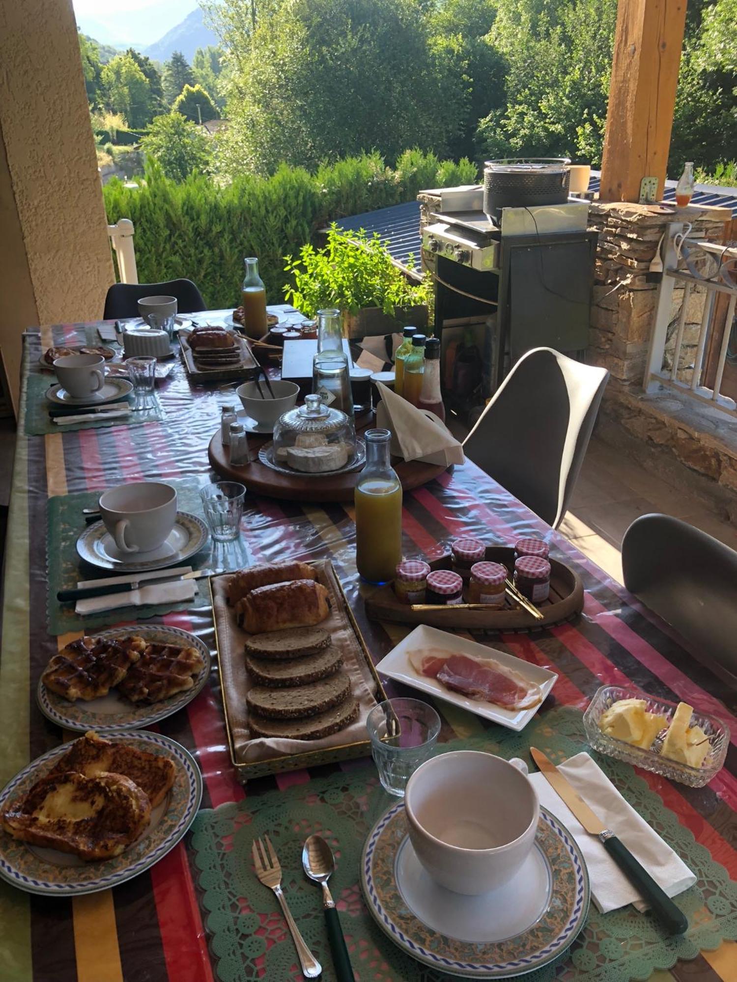 Au Bord De L Eau Bed and Breakfast Surba Buitenkant foto